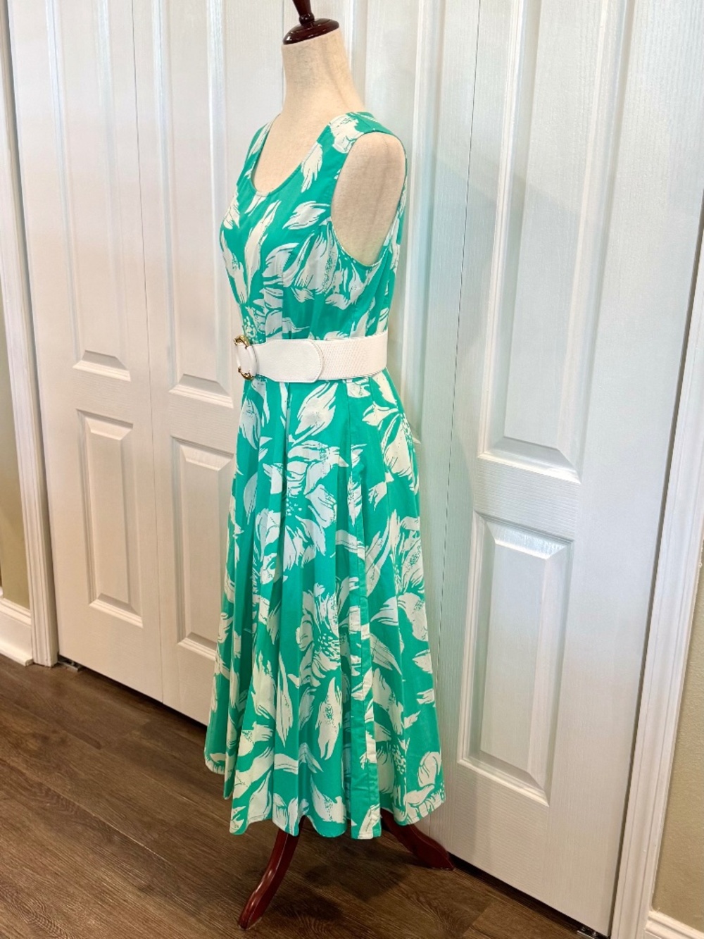 Vintage Midi Size 8, 100% Cotton by Vicki Wayne, Aqua & White Floral, Sleeveless
